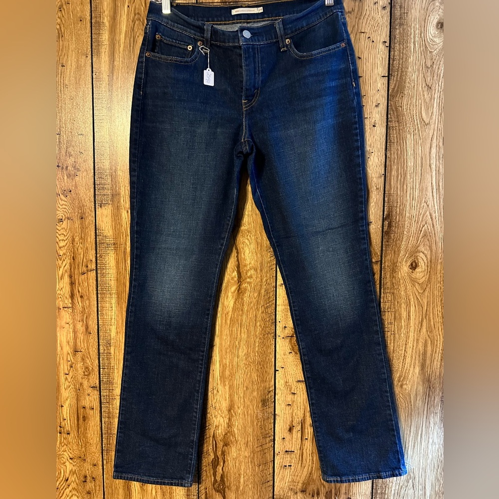 GUC Levi’s denim jeans. Size 29 women’s.
